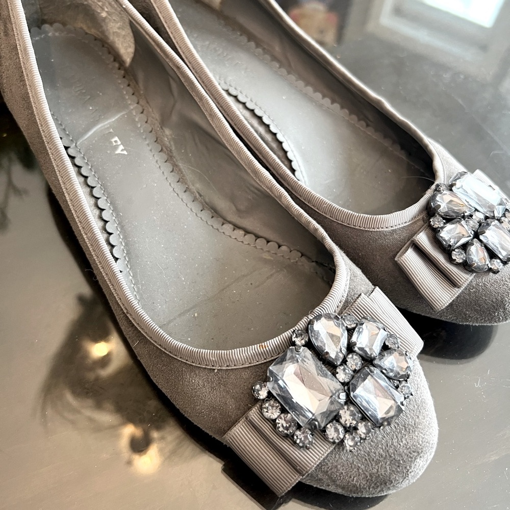 Laura Ashley wedge dress shoes size 8. Grey suede with toe detail accent.